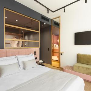 Signature Triple Room