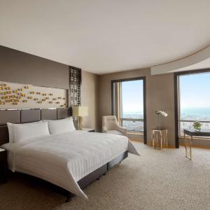 Horizon Executive Room - Lounge Access Including Afternoon Tea, All Day Soft Beverages, Evening Sundowners & Canapes 
