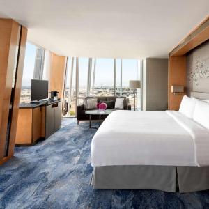 Deluxe King Room with City View