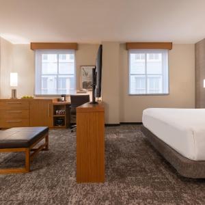 King Room with Sofa Bed and Roll-In Shower - Disability Access