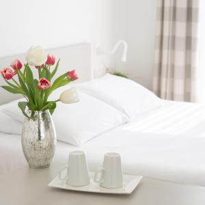 Queen Room with Lake View