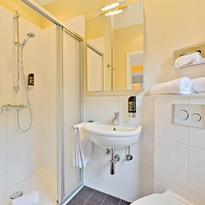Double Room with Balcony (2 Adults + 1 Child)