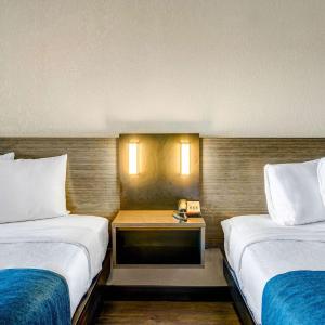 Deluxe Queen Room with Two Queen Beds - Non-Smoking