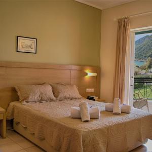 Economy Double Room with Partial Sea View