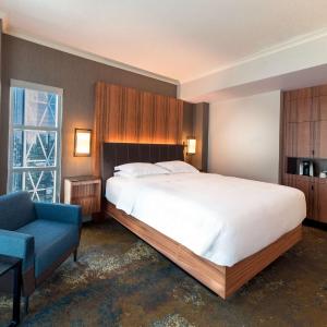 Corner King Room