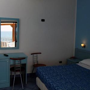 Double or Twin Room with Terrace