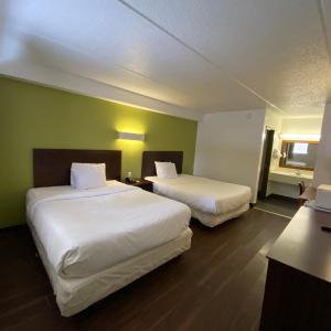 Deluxe Queen Room with Two Queen Beds - Non-Smoking