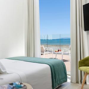 Deluxe Suite with Sea View