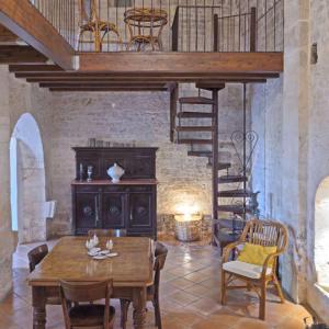 Exclusive Suite - Split Level