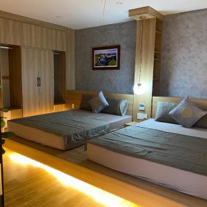 Deluxe Queen Room with Two Queen Beds