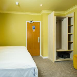 Triple Room with Private Bathroom