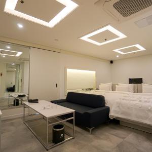 Twin Room with Terrace