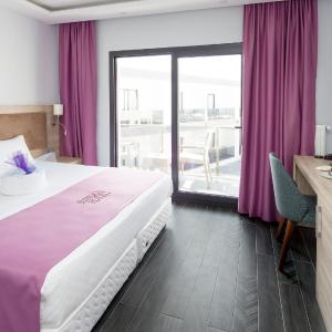 Double or Twin Room with Pool View