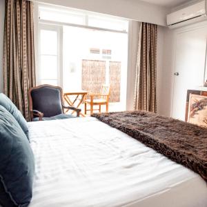 Queen Room with Balcony