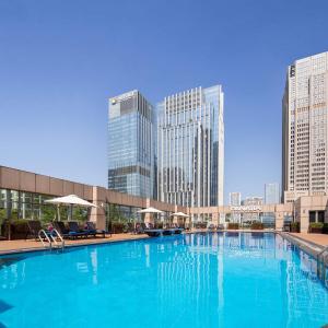 Premium King Room with City View - Lounge Access