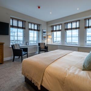 Deluxe Double or Twin Room with Sea View