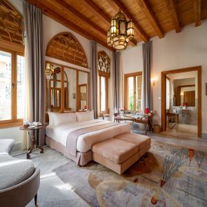 Superior King Suite
