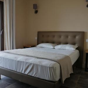 Comfort Family Room with Terrace