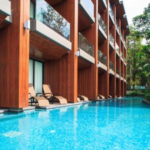 Pool Access Deluxe-Hillside