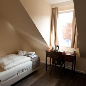Economy Single Room with Shared Bathroom