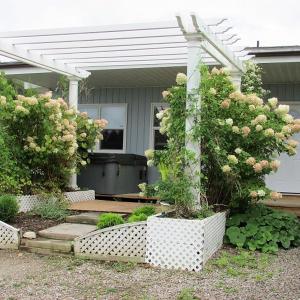 Two bedroom Cottage with Hot Tub