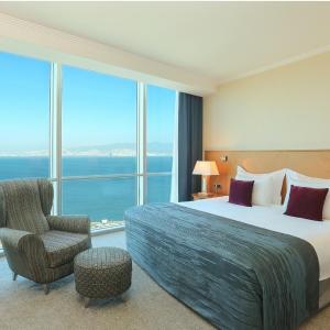 Club King Room with Sea View - Smoking