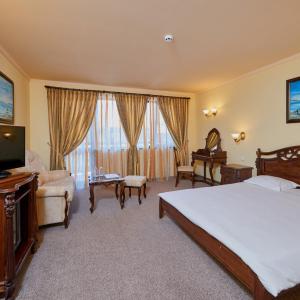 Suite with Balcony and Sea View - Free Relax Zone Access