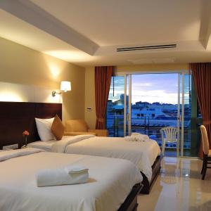 Superior Double or Twin Room with City View
