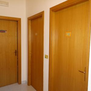 Single Room with Shared Bathroom