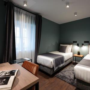 Superior King Suite