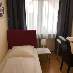 Single Room with Shared Bathroom