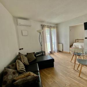 Apartment with Garden View