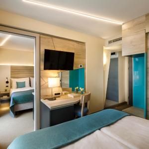 Standard Family Room (2 Adults + 2 Children)