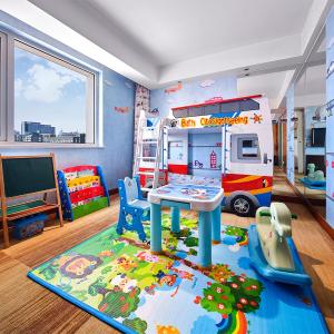 Deluxe Family Room