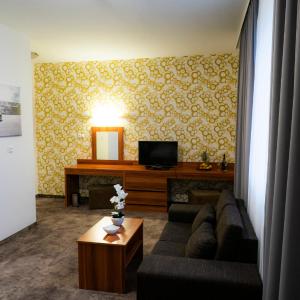 Deluxe Double Room with Extra Bed