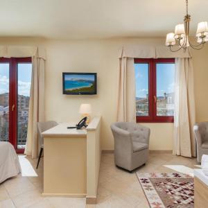 Suite with Spa Bath and Balcony