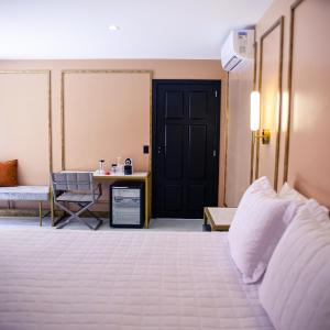Superior King Suite