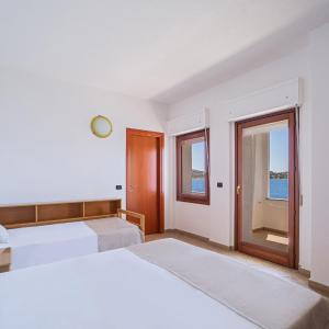 Triple Room with Sea View