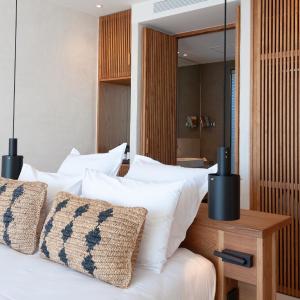 Deluxe Suite with Private Pool and Sea View