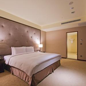 Presidential Suite with Parking