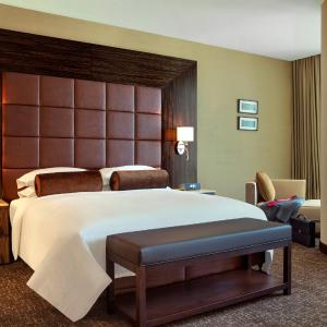 One Bedroom Suite with Lounge Access, Beach Access Passes