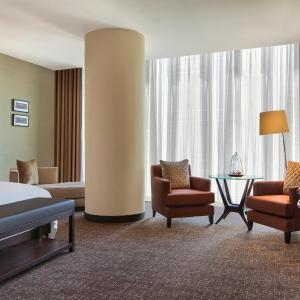Spacious One Bedroom Suite with Lounge Access, Beach Access Passes