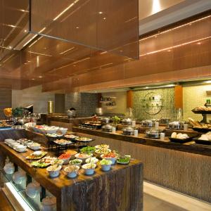 Club Room With Lounge Access & One Way Airport Transfer