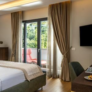 Signature Suite