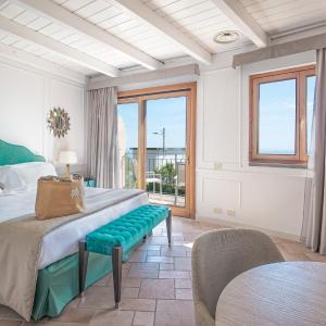 Superior Double or Twin Room with Partial Sea View