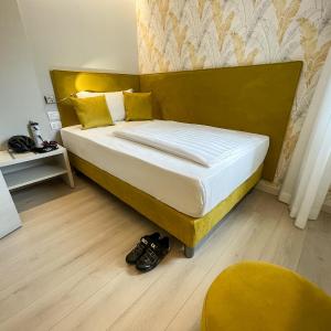 Single Room with Private External Bathroom