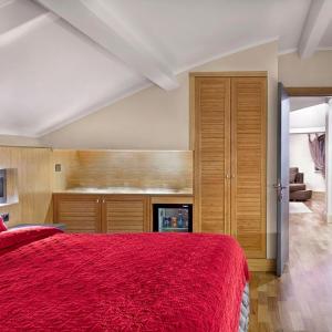 Presidential King Suite