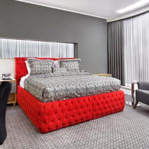 Corner King Suite City View Room