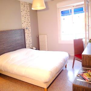 Economy Double Room with Shared Bathroom and Toilet
