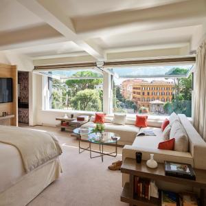 Superior King Suite